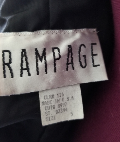 Red velvet evening gown - Picture 4 of 4